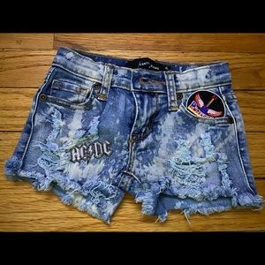 Dennys Brand CONTRABAND sz 4 (more like a 2) stretchy cut off shorts.